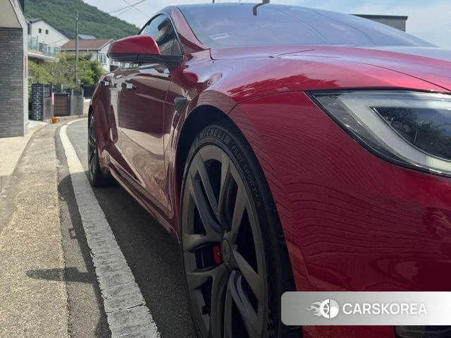 Tesla Model S 2023 Красный из Кореи, фото 6