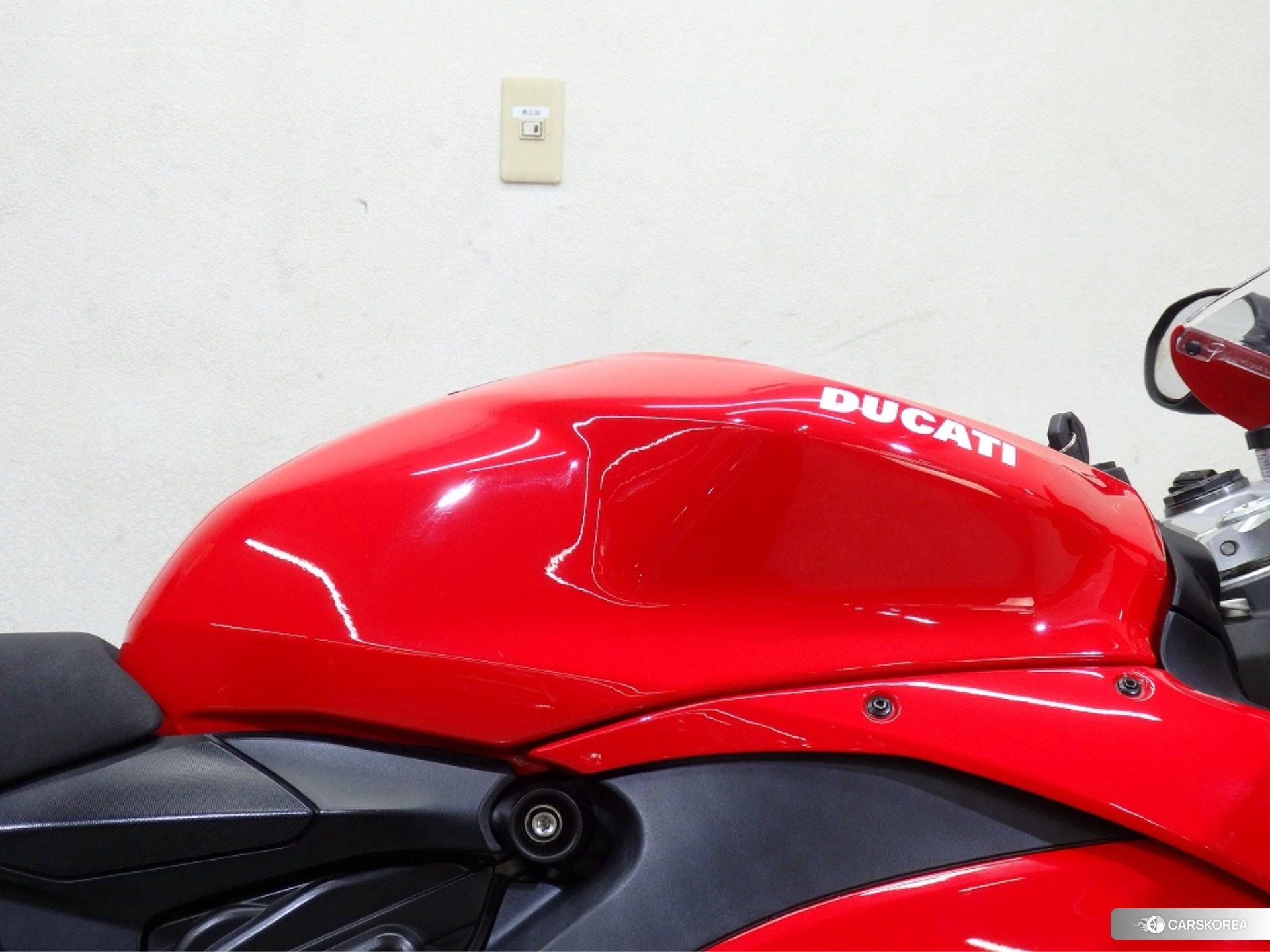 Ducati PANIGALE V2 id 3952001 из Японии 25