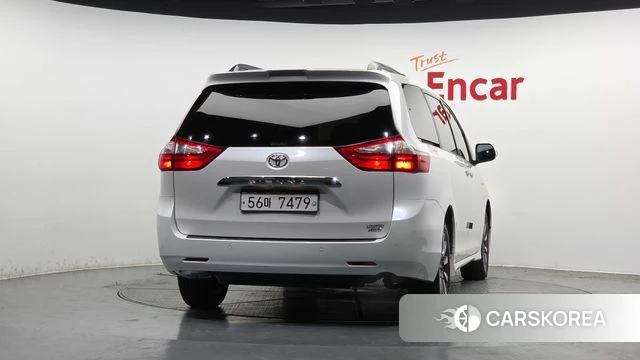 Toyota Sienna id 3796036 из Кореи 14