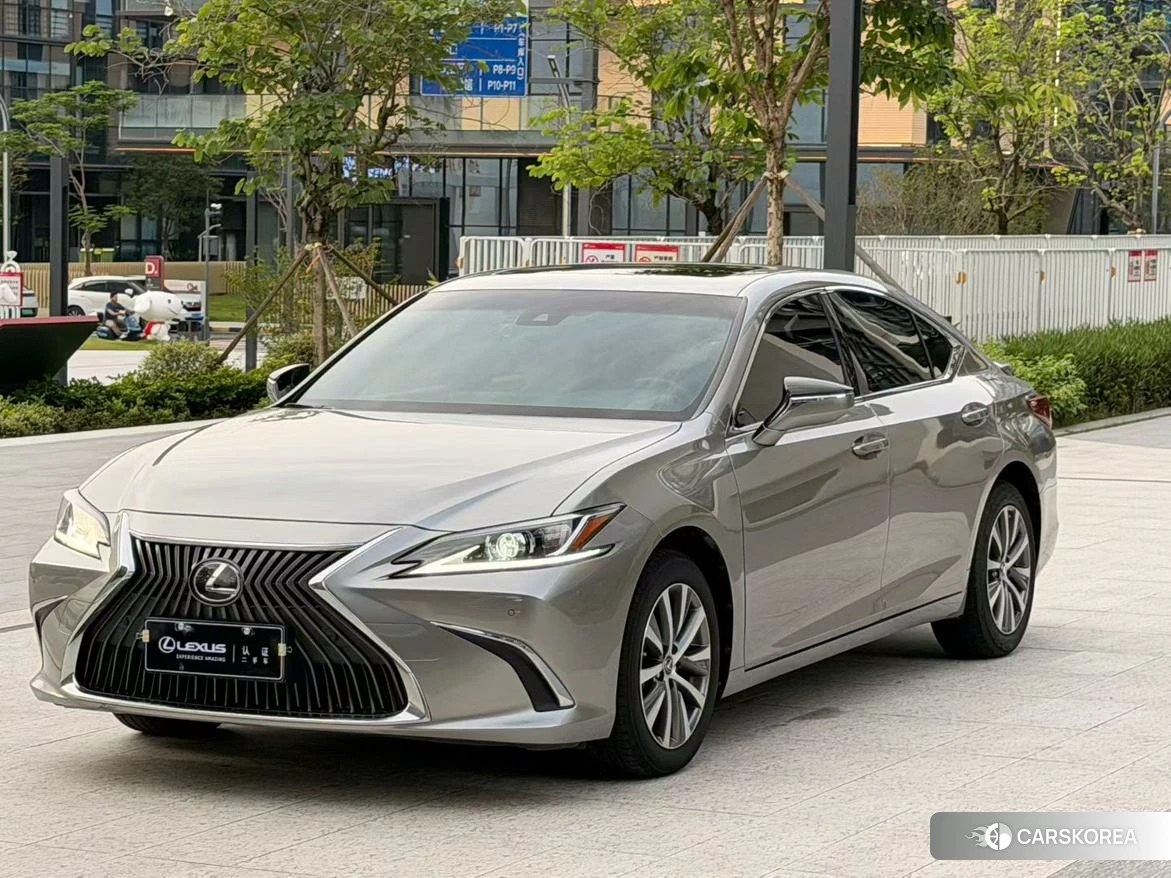 Lexus ES 2021 Серебристо-серый из Китая, фото 4