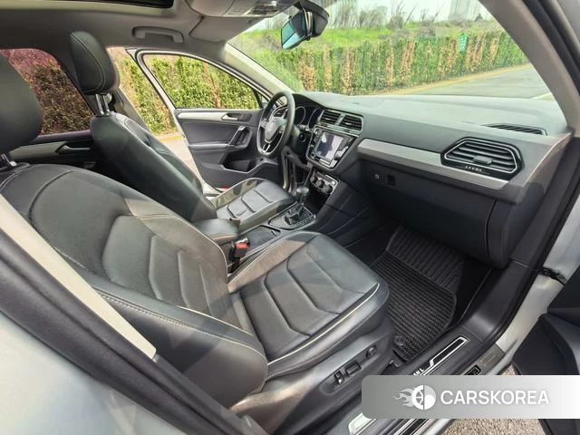 Volkswagen Tiguan L 2018 Серебристо-серый из Китая, фото 5
