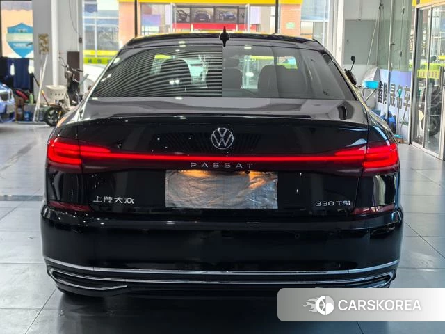 Volkswagen Passat 2023 Черный из Китая, фото 4
