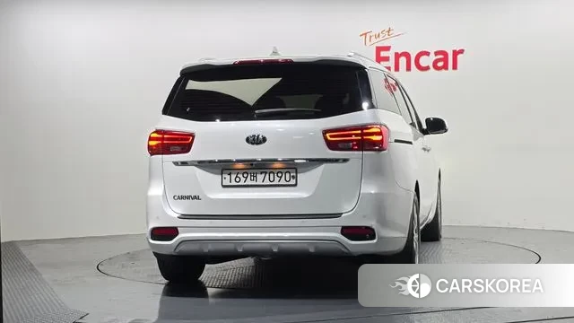 Kia The New Carnival id 3562685 из Кореи 14