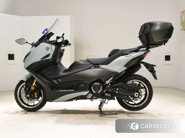 Yamaha T-MAX 560 TECH MAX 2025 из Японии
