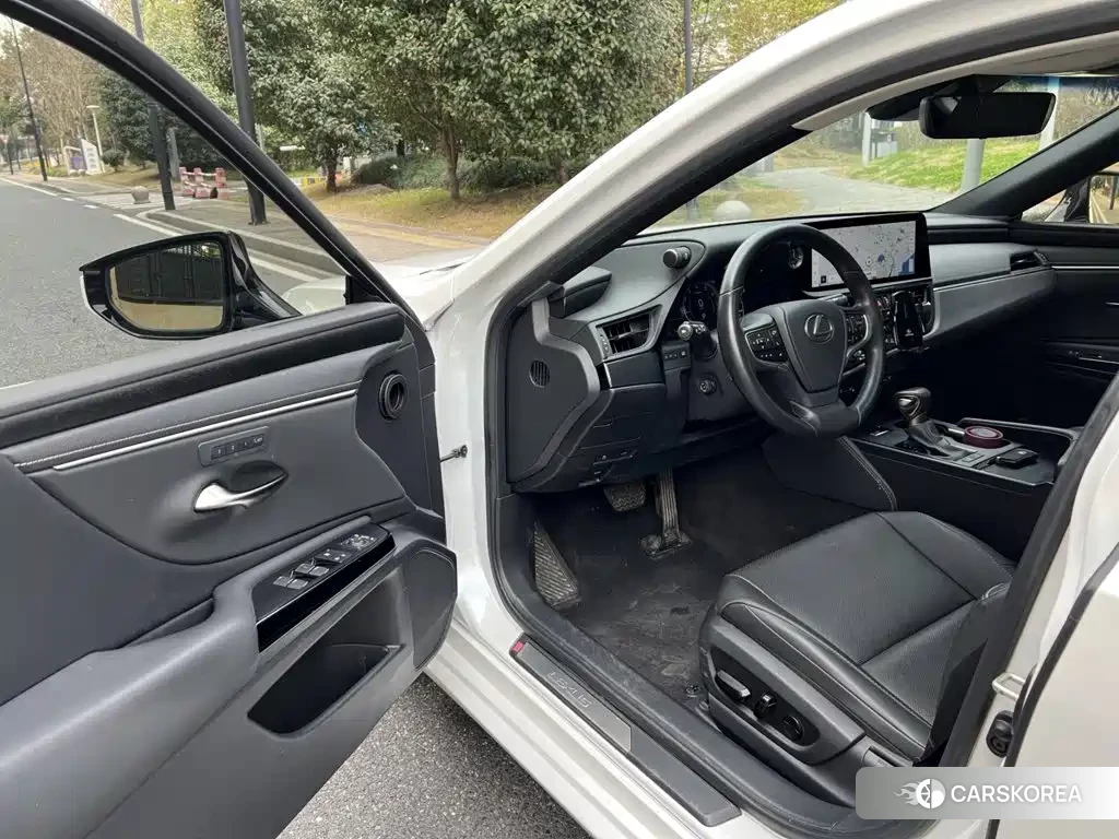 Lexus ES id 4644635 из Китая 9