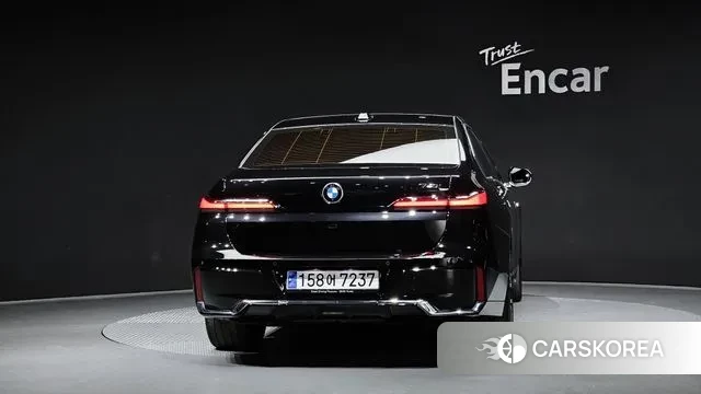 BMW 7 Series (G70) id 3457631 из Кореи 14