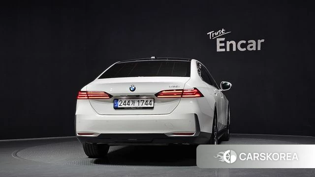 BMW 5 Series (G60) id 4342702 из Кореи 27