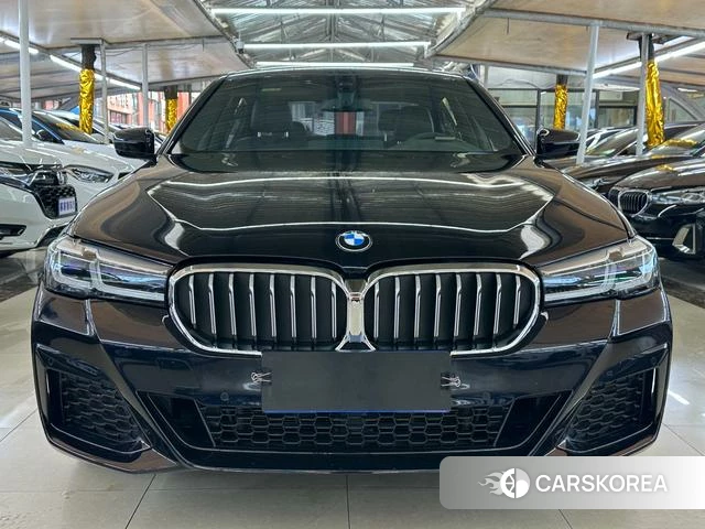 BMW 5 series 2022 Черный из Китая, фото 4