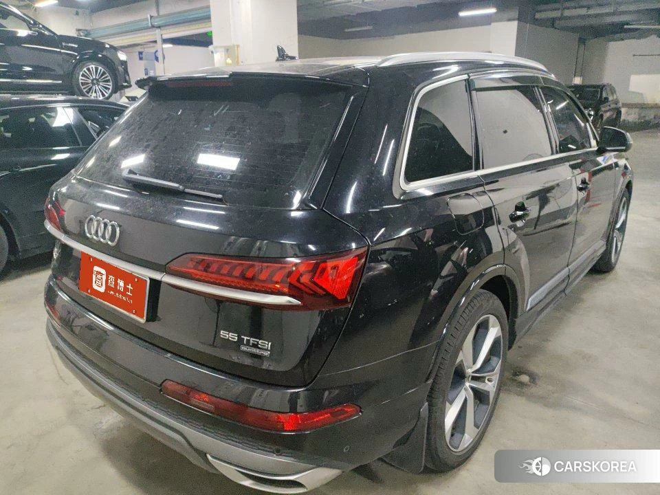 Audi Q7 2020 Черный из Китая, фото 4