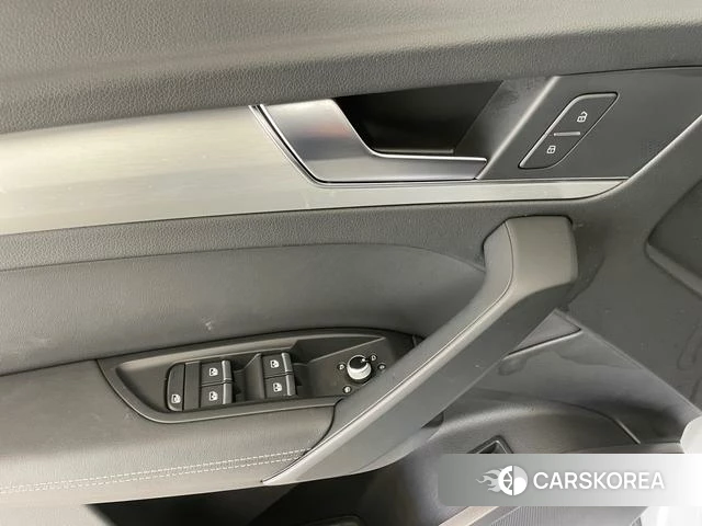 Audi Q5L id 4205738 из Китая 24