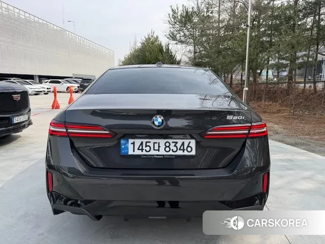 BMW 5 Series (G60) id 3745288 из Кореи 14