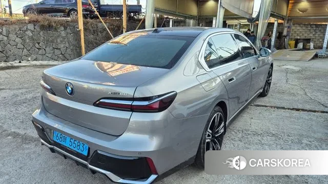 BMW i7 (G70) 2023 Серебряный из Кореи, фото 4