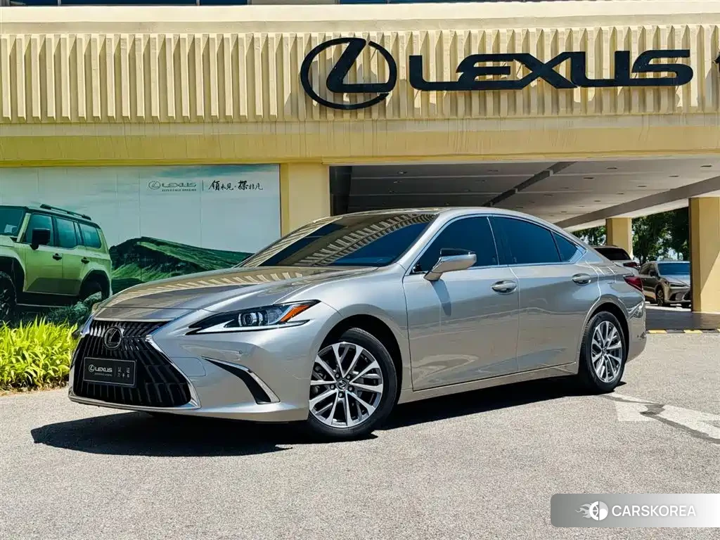 Lexus ES 2024 Silver/gray из Китая, фото 5
