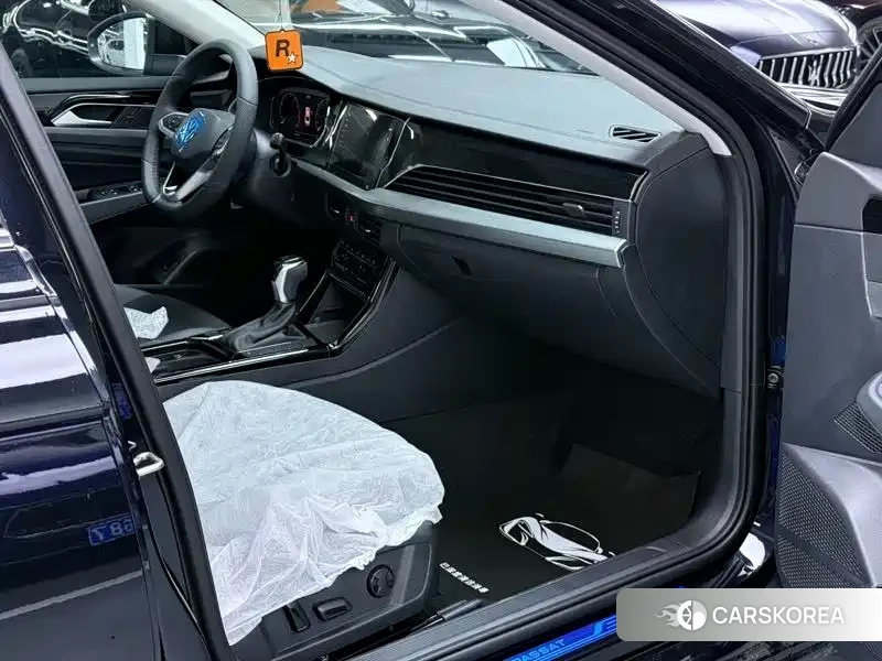 Volkswagen Passat 2026 Черный из Китая, фото 4