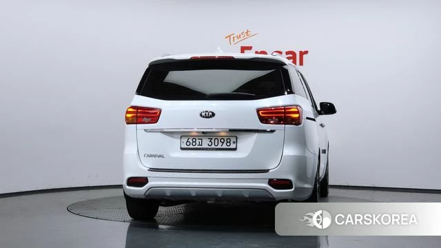 Kia The New Carnival id 4197201 из Кореи 32