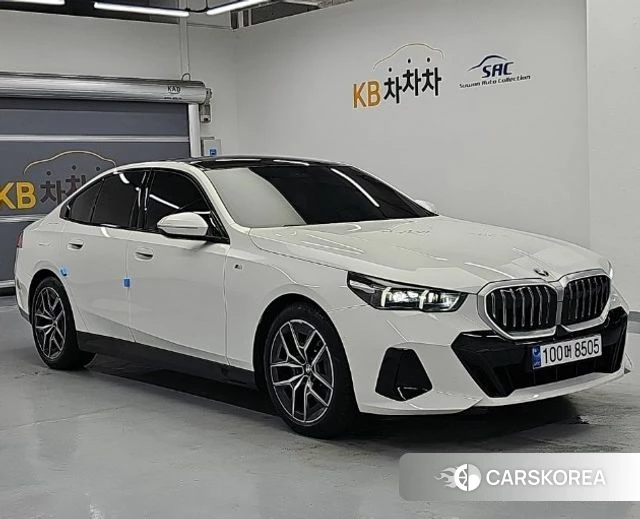 BMW 5 Series (G60) id 4623464 из Кореи 14