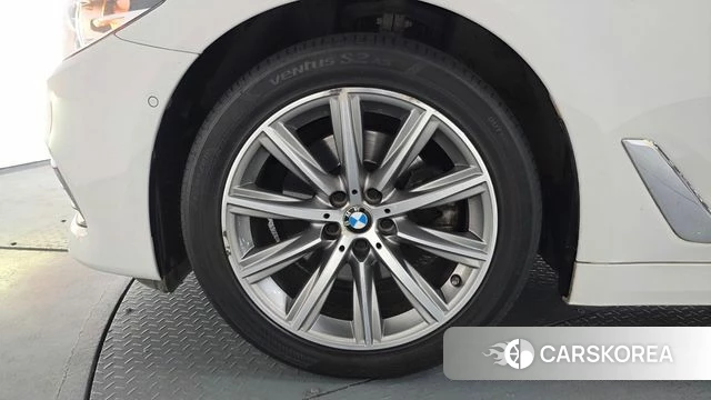 BMW 5 Series (G30) id 3911914 из Кореи 14