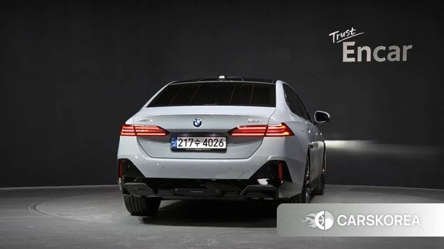 BMW 5 Series (G60) id 4308498 из Кореи 26