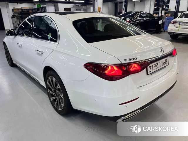 Mercedes-Benz E-Class W214 2025 Белый из Кореи, фото 4