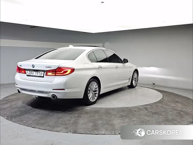 BMW 5 Series (G30) id 3270403 из Кореи 14