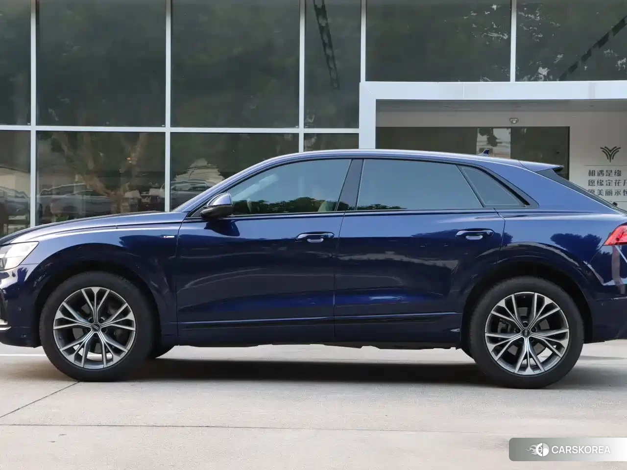 Audi Q8 2021 Синий из Китая, фото 4