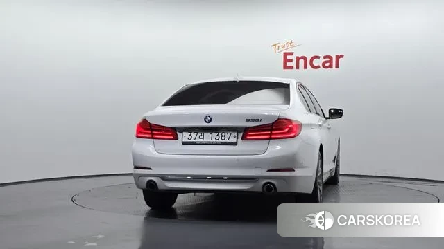 BMW 5 Series (G30) id 3368715 из Кореи 14