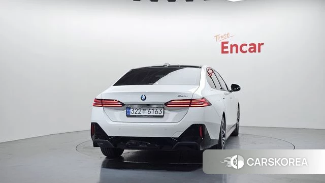 BMW 5 Series (G60) id 3896857 из Кореи 14