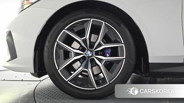 BMW 5 Series (G60) id 4853846 из Кореи 31