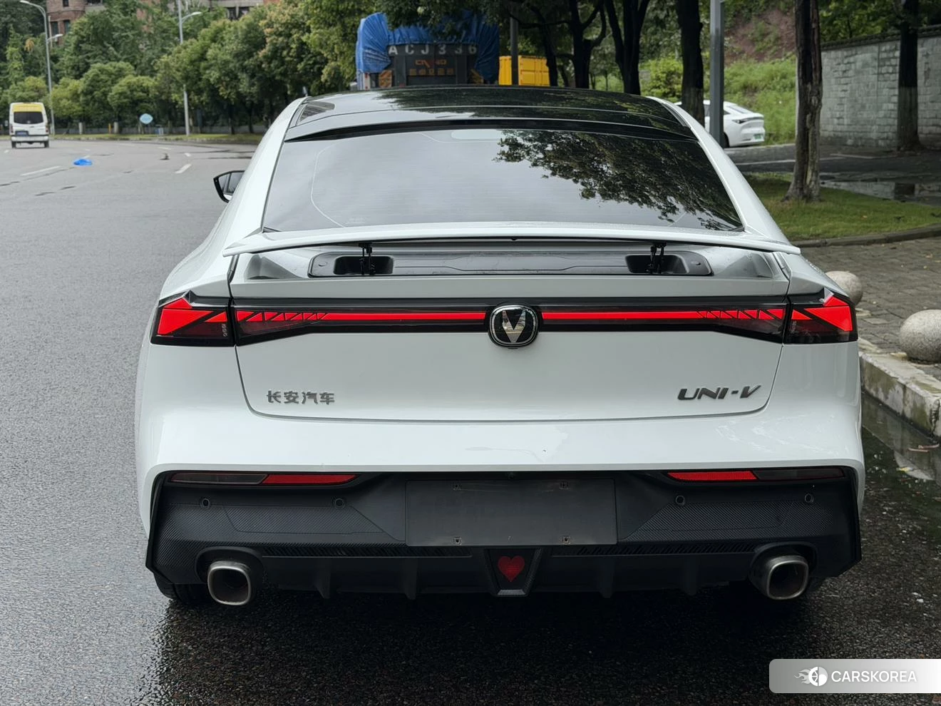 Chang'an UNI-V 2023 Белый из Китая, фото 4