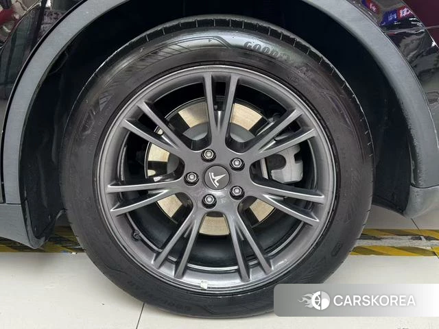 Tesla Model Y 2023 Черный из Китая, фото 4