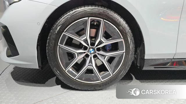BMW 5 Series (G60) id 4904756 из Кореи 24