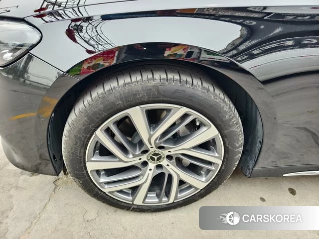 Mercedes-Benz E-class id 4263950 из Китая 10