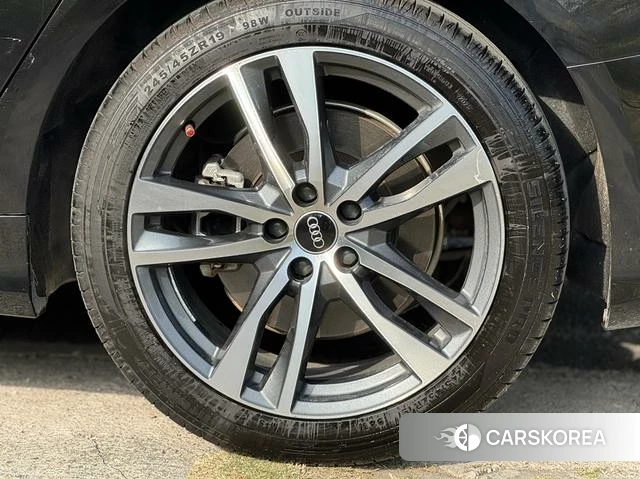 Audi A6L id 4314033 из Китая 14