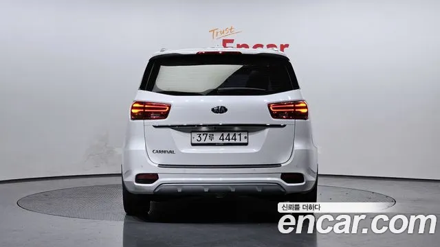 Kia The New Carnival id 2482813 из Кореи 14