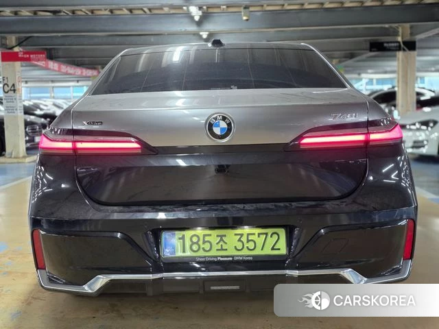 BMW 7 Series (G70) 2025 Черный из Кореи, фото 5