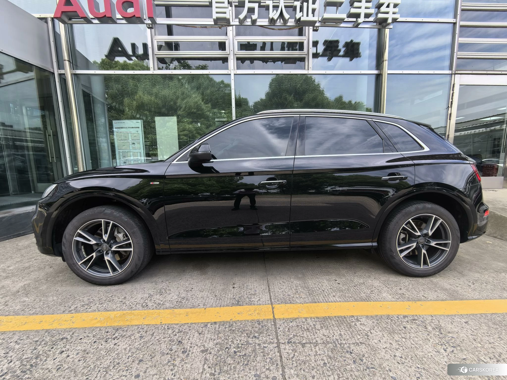 Audi Q5L 2019 Черный из Китая, фото 6