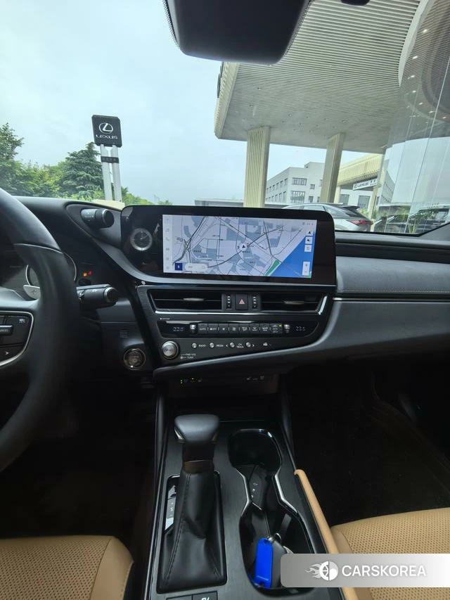 Lexus ES id 4348947 из Китая 12