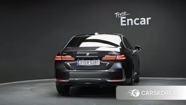 BMW 5 Series (G60) id 3377286 из Кореи 14