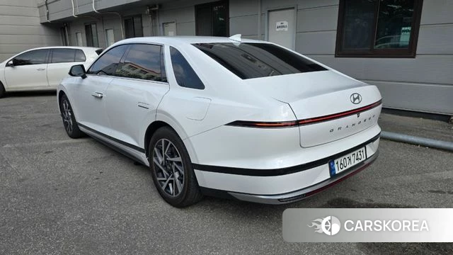 Hyundai Grandeur (GN7) id 4243801 из Кореи 14