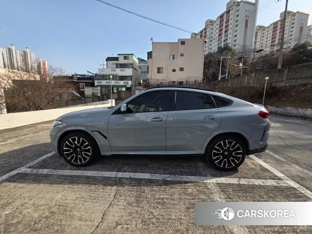 BMW X6 (G06) 2023 Цвет галактики из Кореи, фото 4