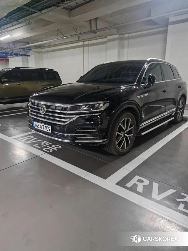 Volkswagen Touareg 3rd generation 2020 Черный из Кореи, фото 4