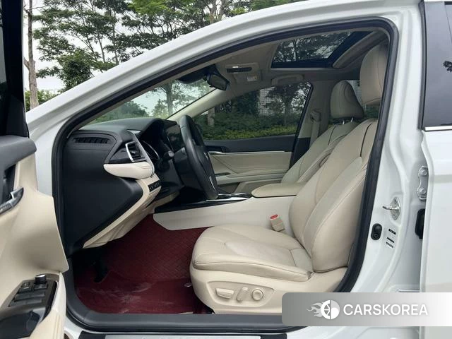 Toyota Camry 2021 Белый из Китая, фото 4