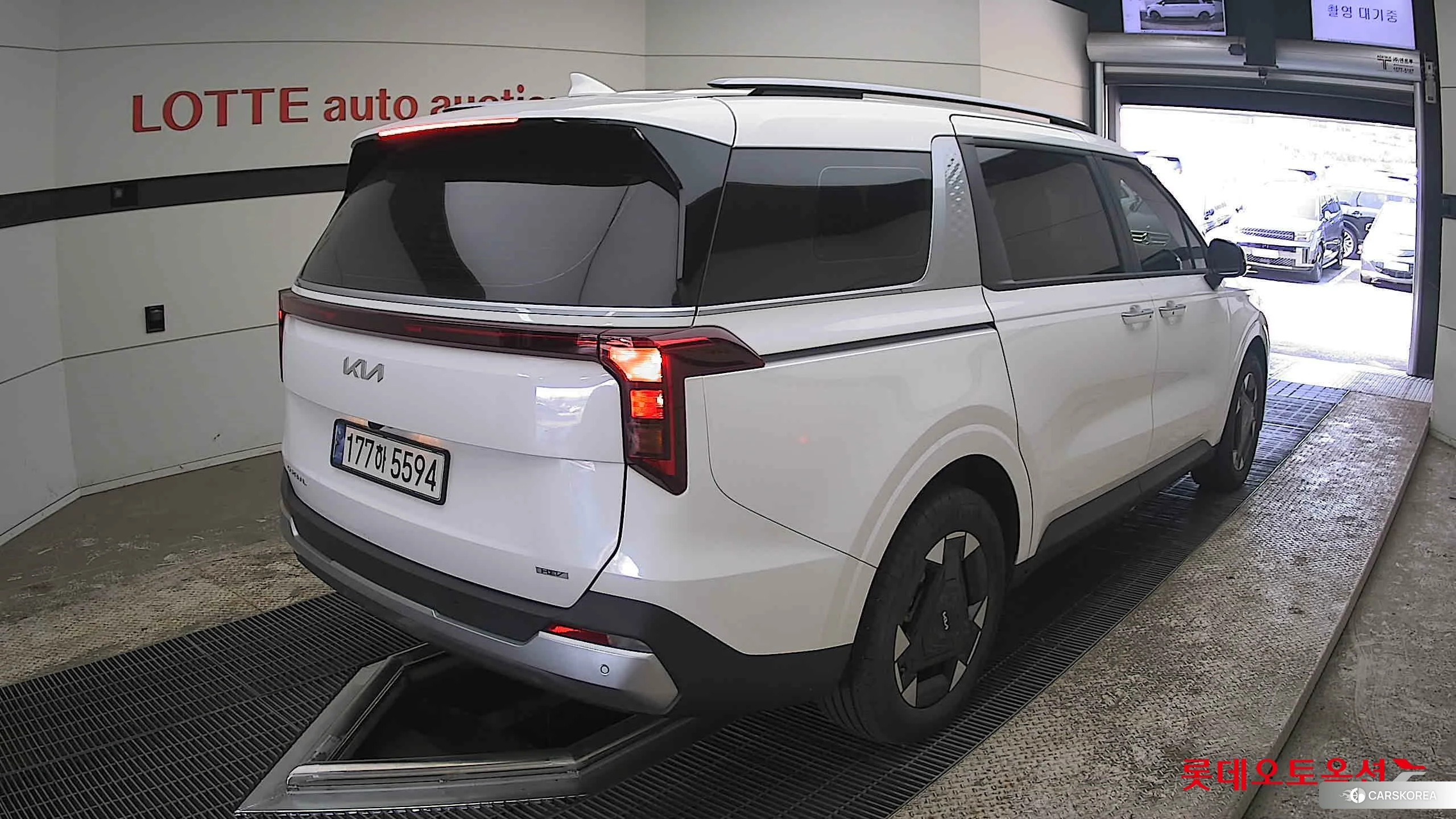 Kia Carnival Hybrid id 3882127 из Кореи 32