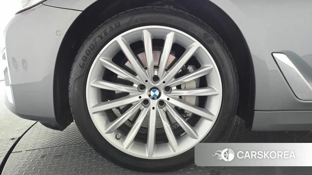 BMW 5 Series (G30) id 3897395 из Кореи 14