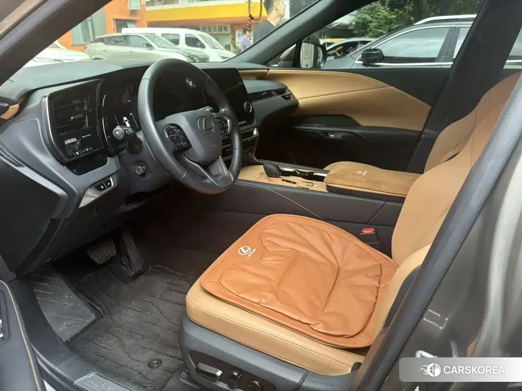 Lexus RX 2025 Silver/gray из Китая, фото 4