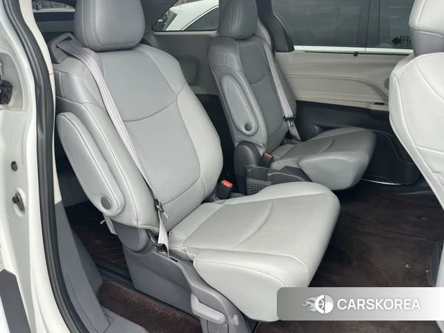 Toyota Sienna id 4261226 из Китая 16