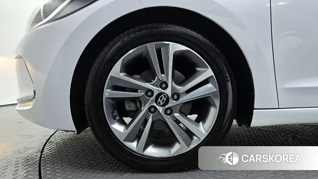 Hyundai Avante AD id 3779106 из Кореи 14