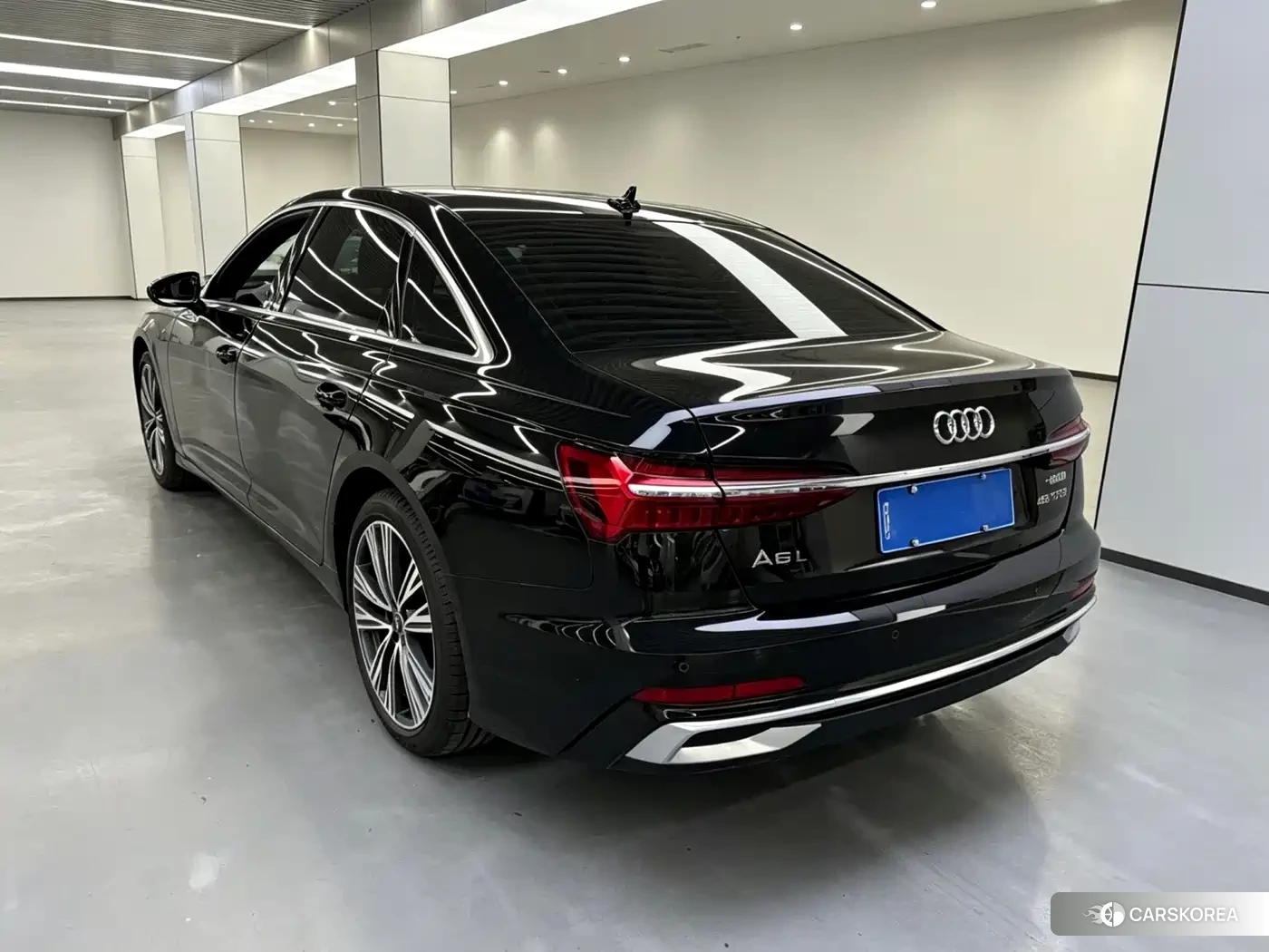 Audi A6L id 4589233 из Китая 9