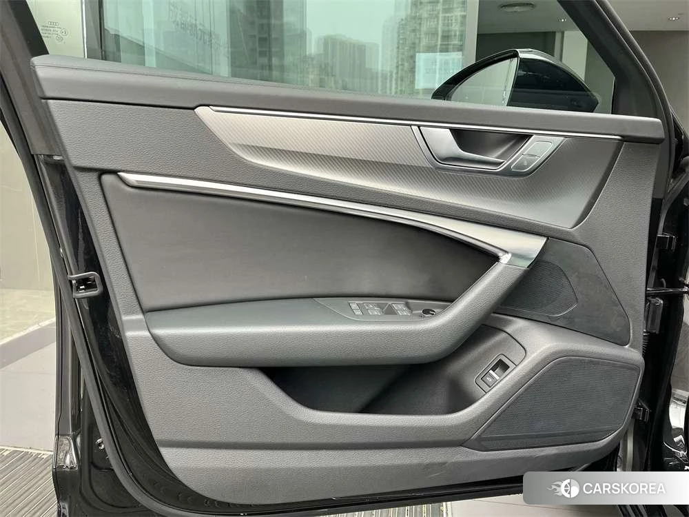 Audi A6L id 4426857 из Китая 8