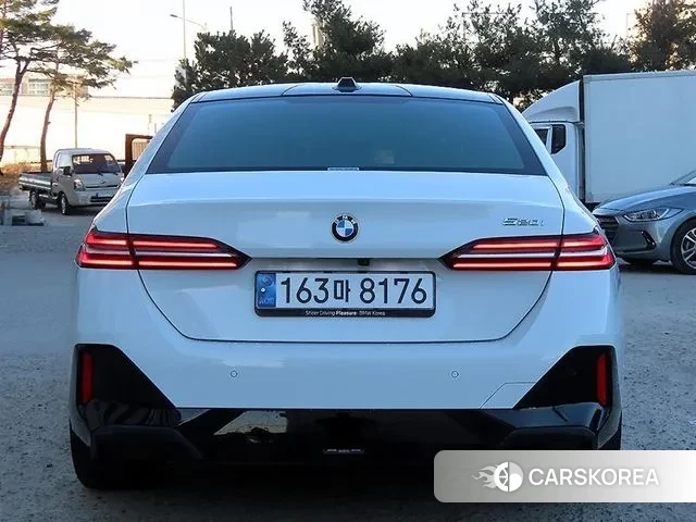 BMW 5 Series (G60) id 3517666 из Кореи 14